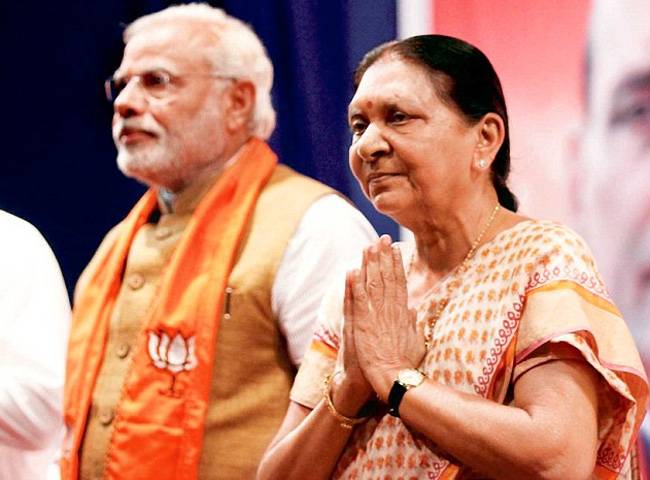 नरेंद्र मोदी और आनंदीबेन पटेल