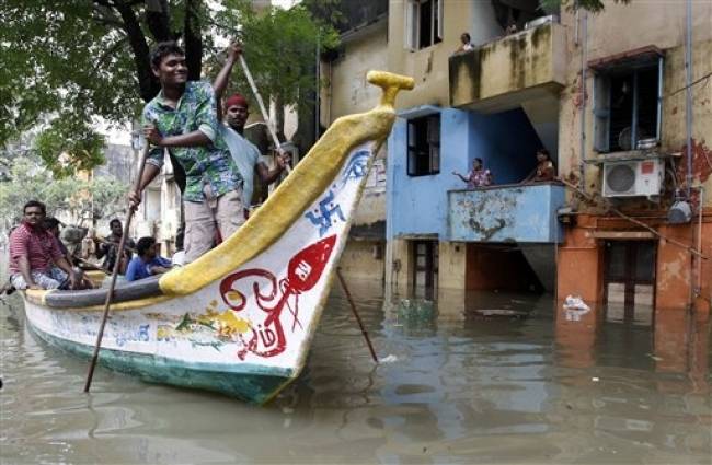 बाढ़ का पानी उतरने के बाद भी समस्याएं जस की तस