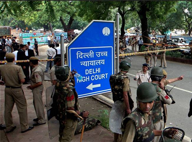 दिल्ली के पर्यावरण की तुलना गैस चैंबर से कर चुकी है हाई कोर्ट