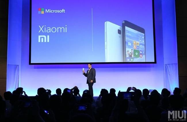 Mi 4 में मिलेगा Windows 10