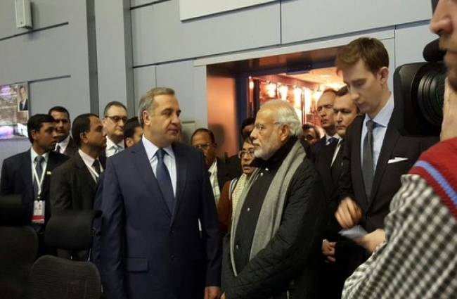 रूस के राष्ट्रीय आपदा प्रबंधन केंद्र एनसीएमसी में पीएम मोदी