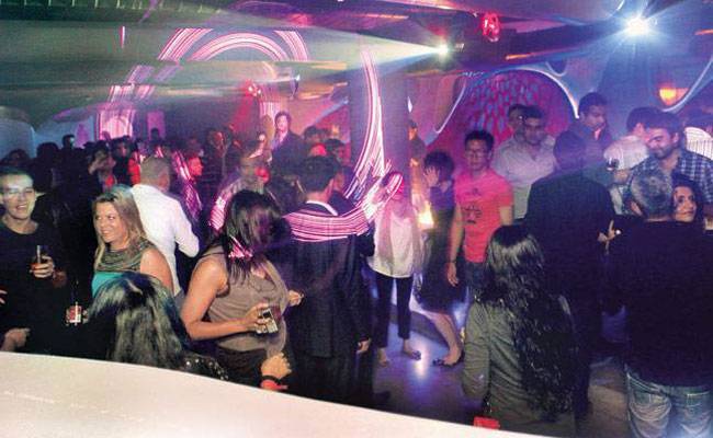 रात 12 बजे के बाद नहीं परोसी जाएगी शराब