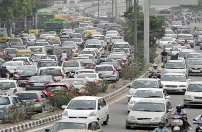 राजधानी में बढ़ते प्रदूषण के कारण ये फैसला लिया गया