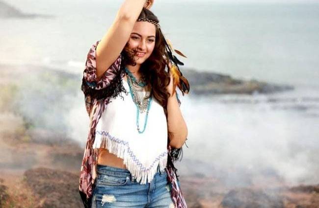 सोनाक्षी सिन्हा