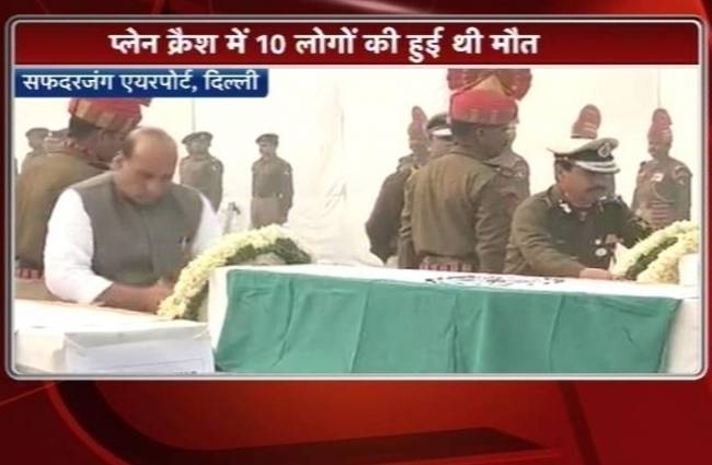 राजनाथ ने शहीदों को दी श्रद्धांजलि