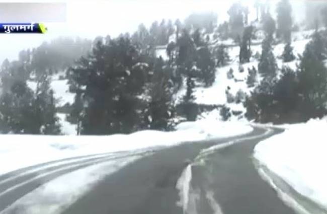 कश्मीर में बर्फबारी