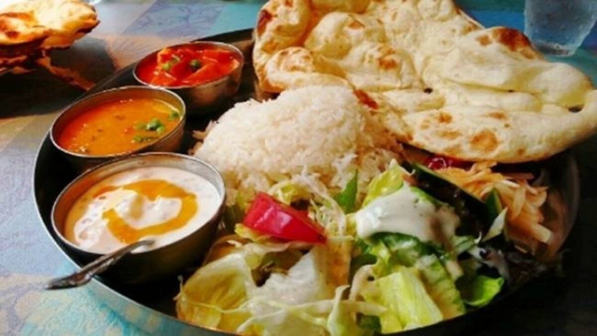 छह साल बाद संसद की कैंटीन में बढ़ी खाने की कीमत - no more cheap food in parliament canteen from january 1st new rate card applied - AajTak