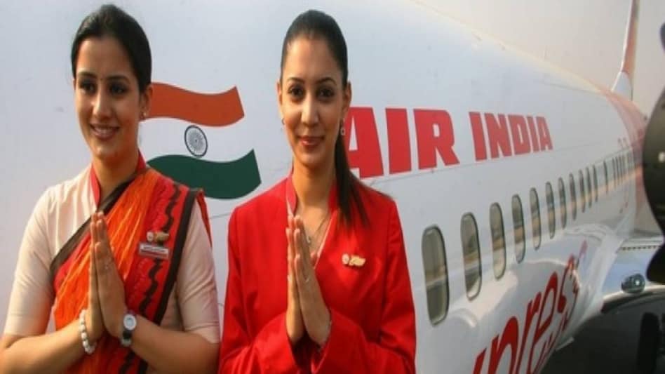 एयर होस्टेस बनना है तो ये बातें आपके लिए जानना जरूरी है - how to be an airhostess here know everything about criteria eligibility and exam - AajTak