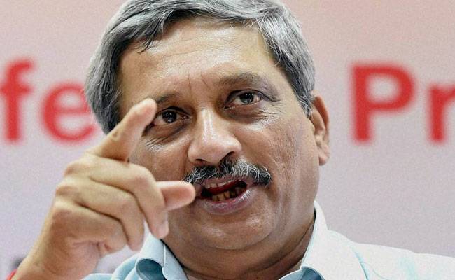 रक्षा मंत्री मनोहर पर्रिकर