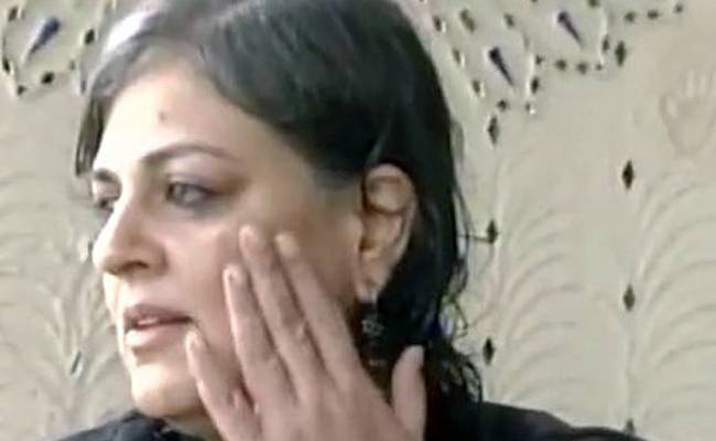 पत्रकार और सामाजिक कार्यकर्ता रेवती पर हमले का आरोप