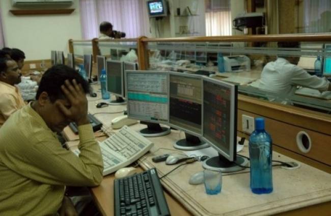 सेंसेक्स और निफ्टी में 2 फीसदी से ज्यादा की गिरावट