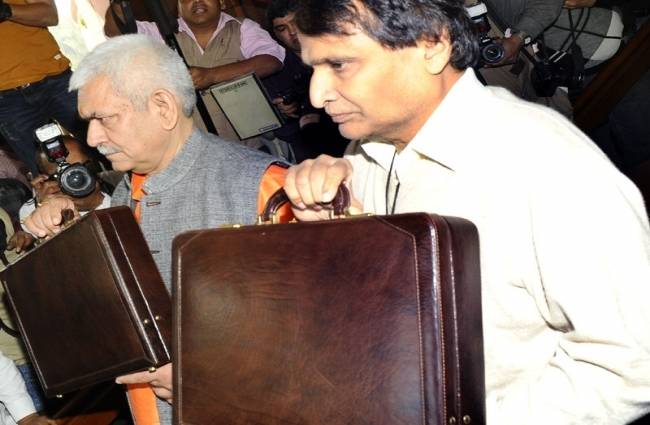 रेल राज्य मंत्री मनोज सिन्हा और रेल मंत्री सुरेश प्रभु