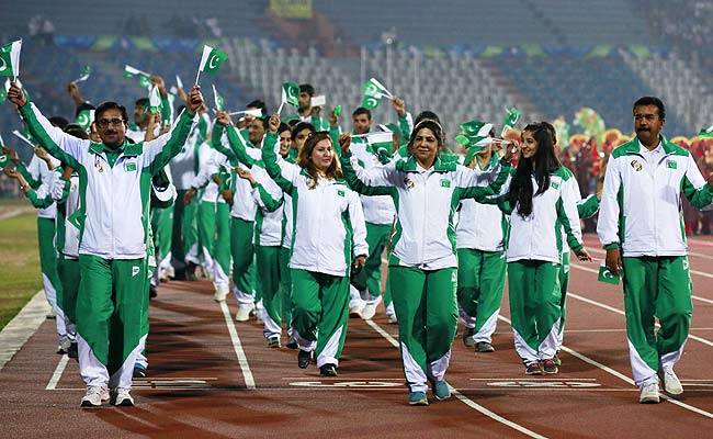 साउथ एशियन गेम्स 2016 के समापन समारोह के दौरान पाकिस्तान का पूरा दल