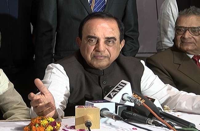 स्वामी ने कहा- मैं कांग्रेस कार्यकर्ताओं की हरकत पर हंसता हूं