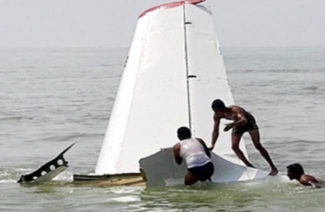 मालवाहक विमान दुर्घटनाग्रस्त