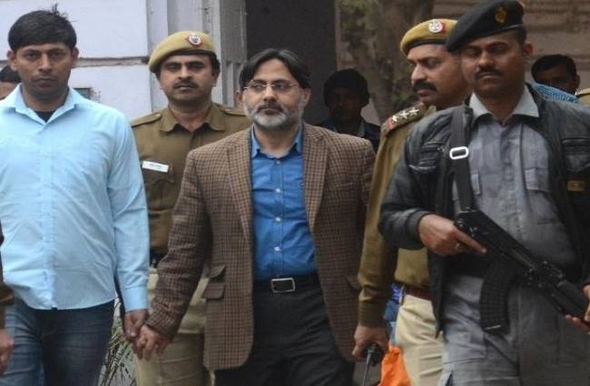 दिल्ली के पूर्व प्रोफेसर एएआर गिलानी