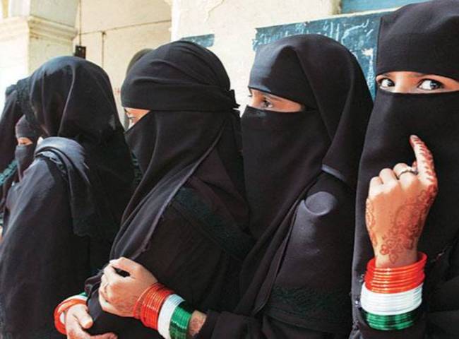 जस्टि‍स बी. पाशा ने धर्मगुरुओं की मंशा पर उठाए सवाल