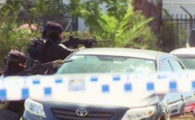 पुलिस ने इस संबंध में एक व्यक्ति को हिरासत में लिया है