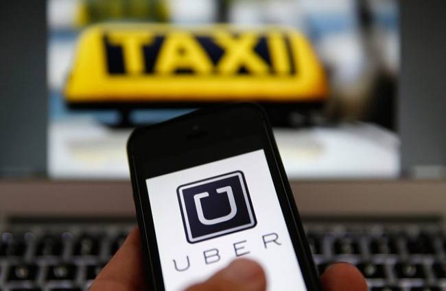 उबर कैब के ड्राइवर पर केस दर्ज