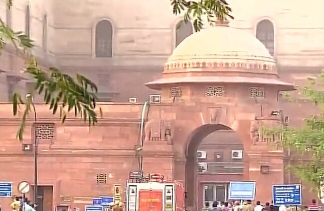 विदेश मंत्रालय के पास लगी आग