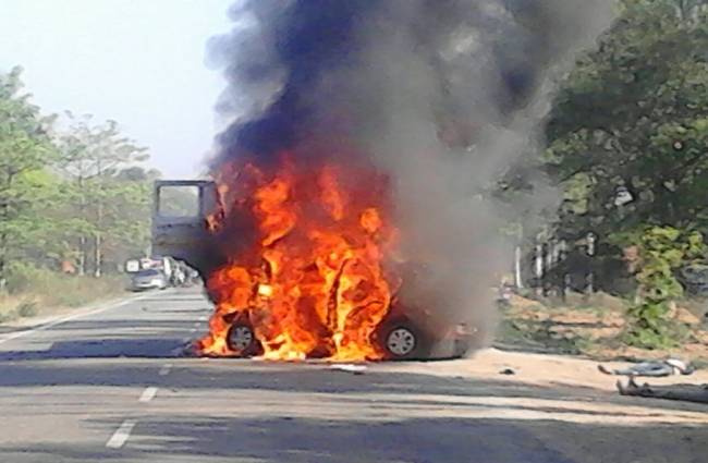 कार में लगी आग