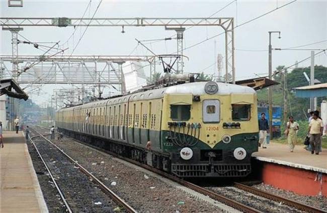 रेल राज्य मंत्री मनोज सिन्हा ने किया ऐलान