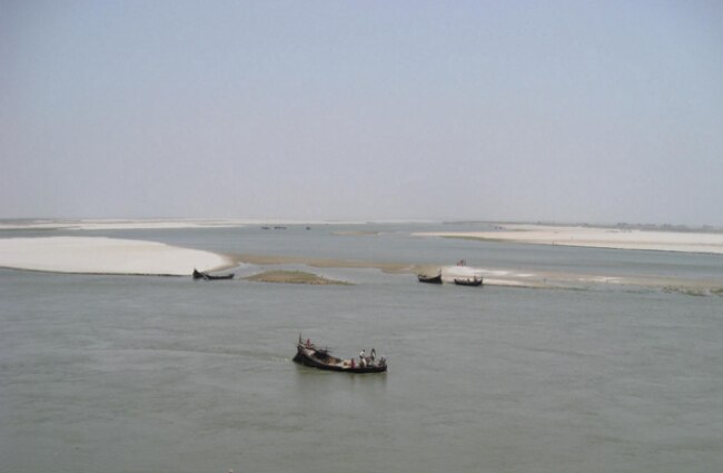 सूखती गंगा