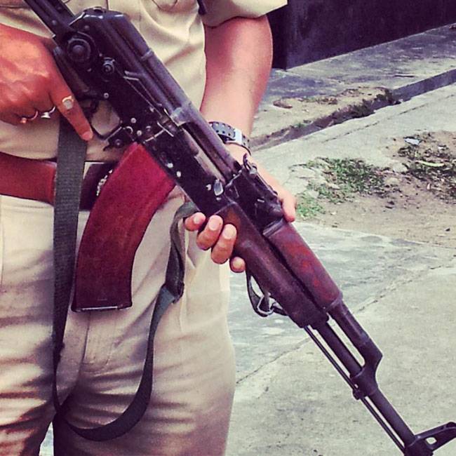 घायल एसपीओ को इलाज के लिए अस्पताल ले जाया गया है