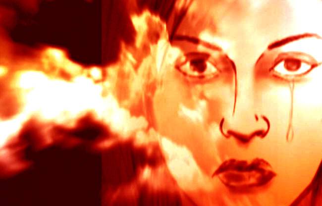 महिला समाजसेविका है