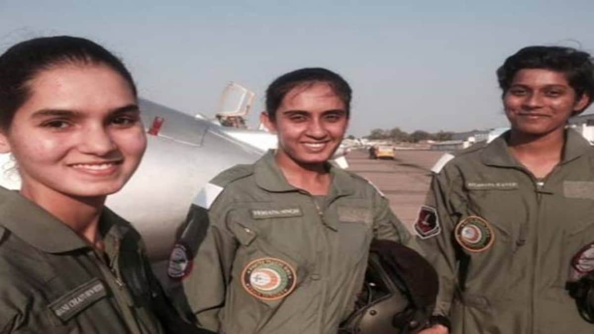 मोहना, अवनी और भावना ने रचा इतिहास, पहली बार वायुसेना में बतौर महिला फाइटर प्लेन पायलट हुईं शामिल - avani chaturvedi mohana singh and bhawna kanth female pilots inducted in ...