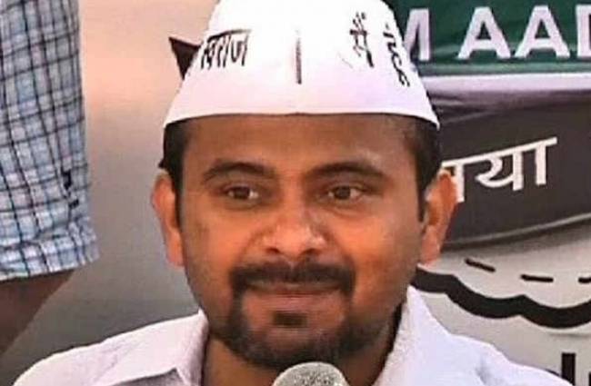 आम आदमी पार्टी के दिल्ली संयोजक दिलीप पांडे