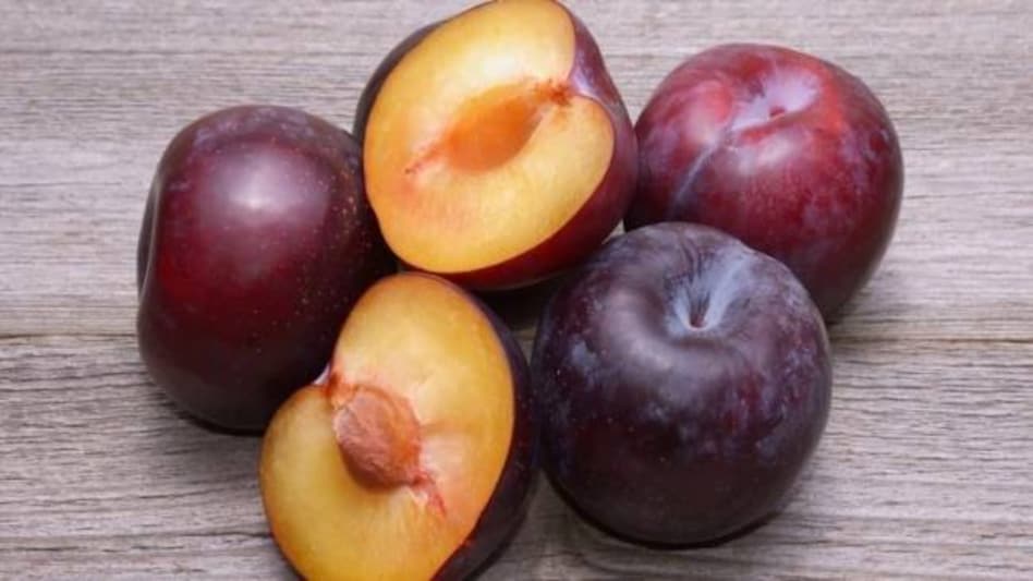 7 कमाल के फायदे आलूबुखारा खाने के... - 7 health benefits of plum - AajTak