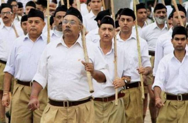 खाकी नेकर की तरह ही नए पैंट में होंगे चौडे़े हूक और बेल्ट की जगह