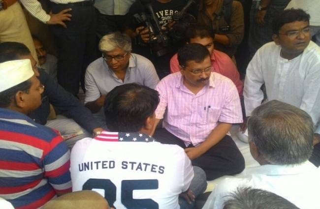 गुजरात के राजकोट में सीएम केजरीवाल