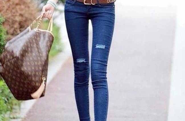 जैन संत बोले- जींस पहनने से होती है सिजेरियन डिलिवरी