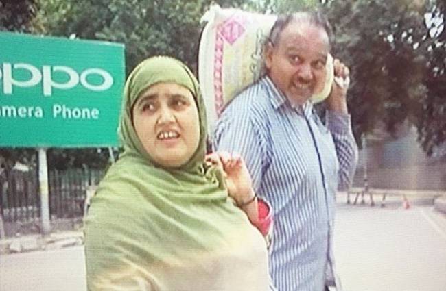 जोखिम के साथ जुबेदा पंडित परिवार तक मदद पहुंचाती हैं