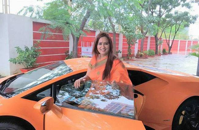 बीजेपी एमएलए नरेंद्र मेहता की पत्नी सुमन