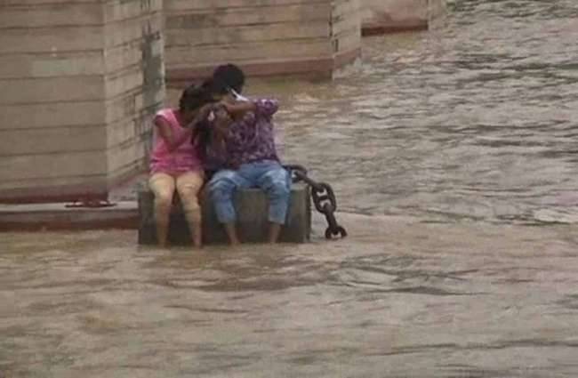 जलस्तर बढ़ने से हादसे का खतरा