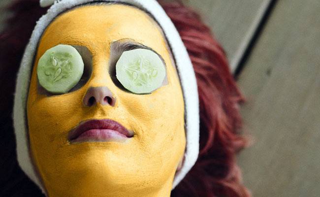 हल्‍दी में एंटीसेप्‍टिक गुण होते हैं.