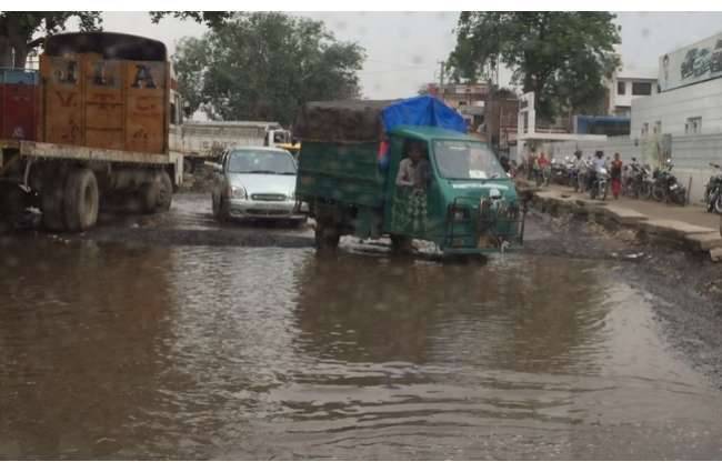 लगा लंबा जाम