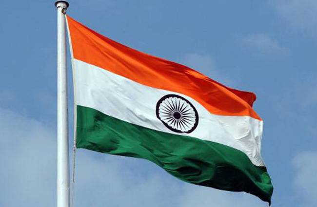 श्रीनगर में फहराया तिरंगा