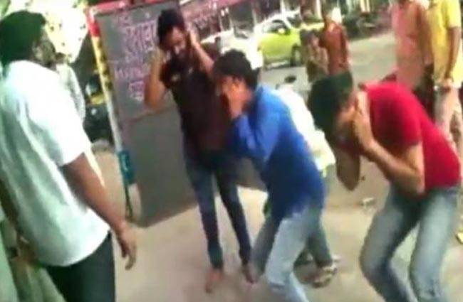 आरोपियों को चेतावनी देकर छोड़ दिया गया है.