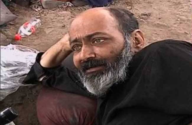 सड़क पर लावारिस हाल में मिले अरुण दाते