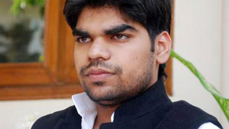 चित्रांकन: अरिंदम मुखर्जी 