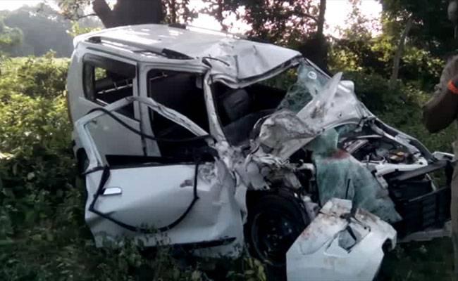 दर्दनाक सड़क हादसे में पांच लोगों की मौके पर ही मौत