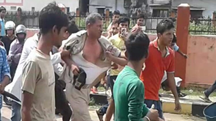 पुलिस ने चार आरोपी छात्रों को गिरफ्तार कर लिया है