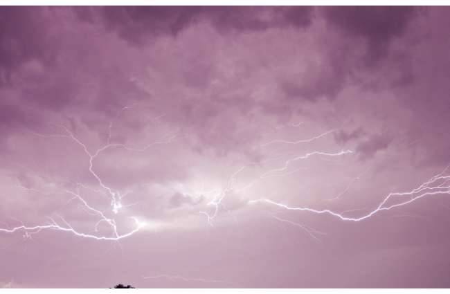 दो दिन पहले भी गिरी बिजली