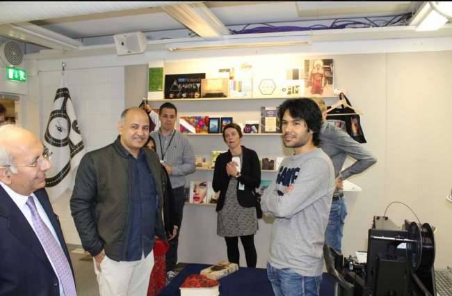 फिनलैंड दौरे पर हैं मनीष सिसोदिया