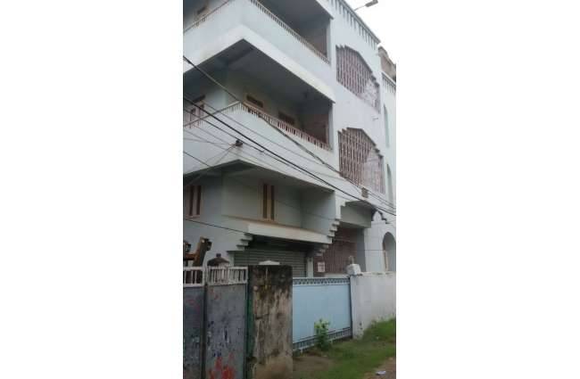 एमवीआई अधिकारी रघुवंश कुंवर का घर