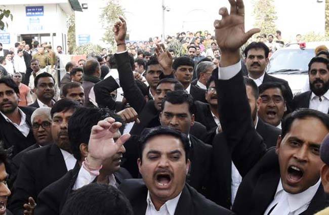 हड़ताल से कोर्ट का कामकाज ठप